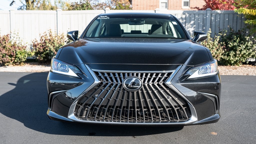 2025 Lexus ES 300h 2