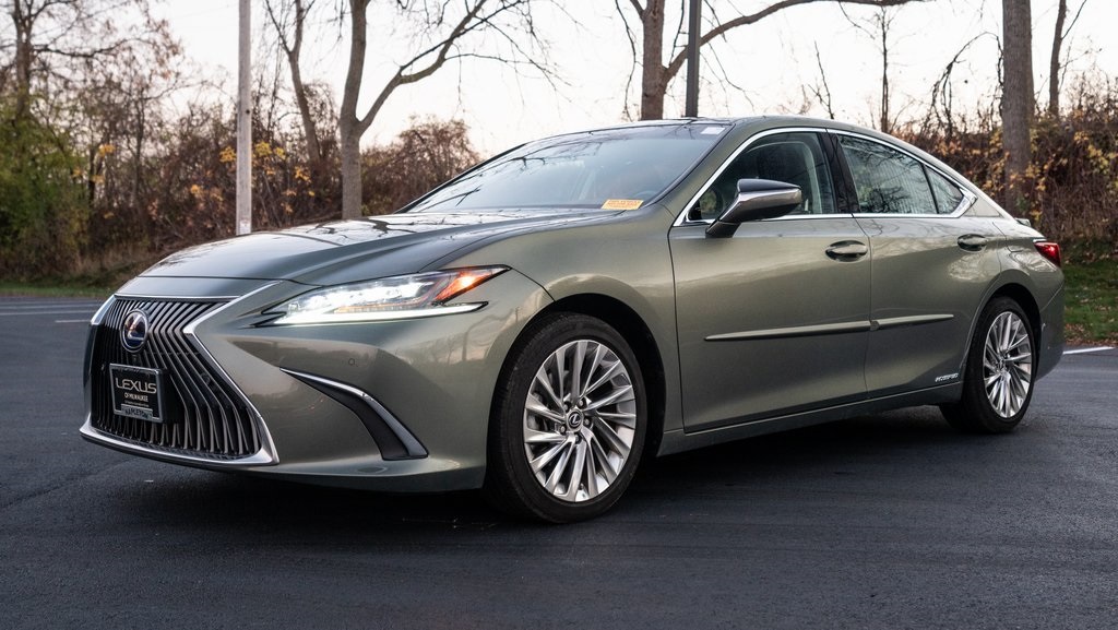 2020 Lexus ES 300h Luxury 3