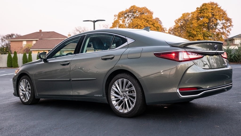 2020 Lexus ES 300h Luxury 4