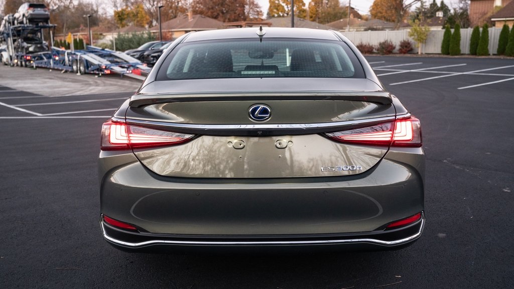 2020 Lexus ES 300h Luxury 5