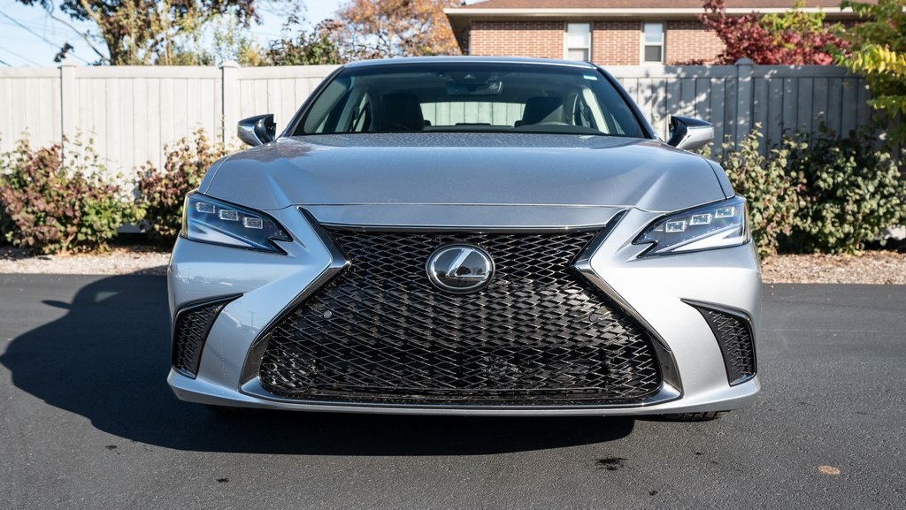 2025 Lexus ES 300h 2