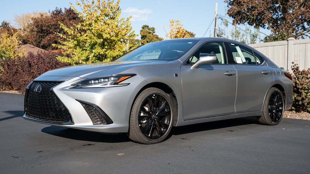 2025 Lexus ES 300h 3