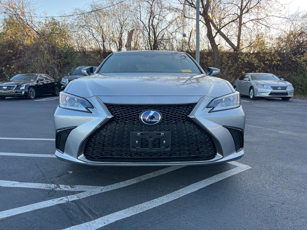 2022 Lexus ES 300h 2