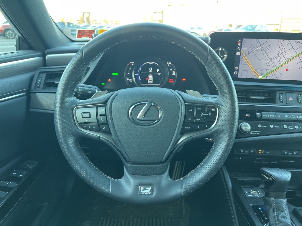 2022 Lexus ES 300h 10