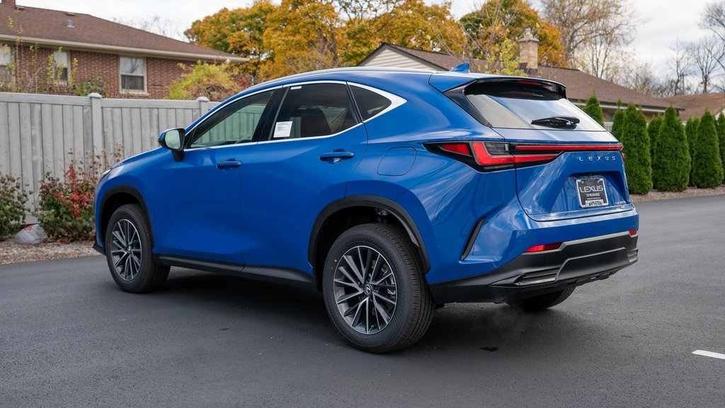 2025 Lexus NX 350h Base 4