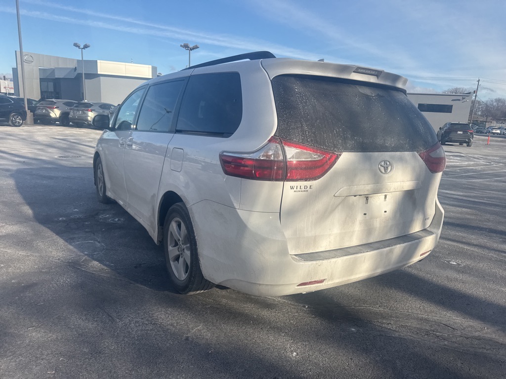 2018 Toyota Sienna LE 5