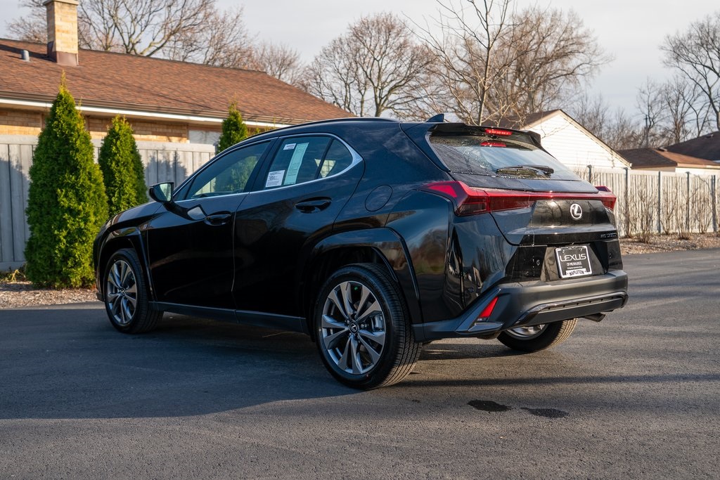 2025 Lexus UX 300h F SPORT Design 4