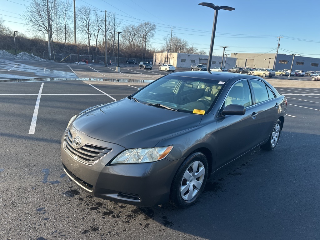 2009 Toyota Camry LE 3