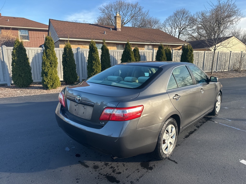 2009 Toyota Camry LE 7