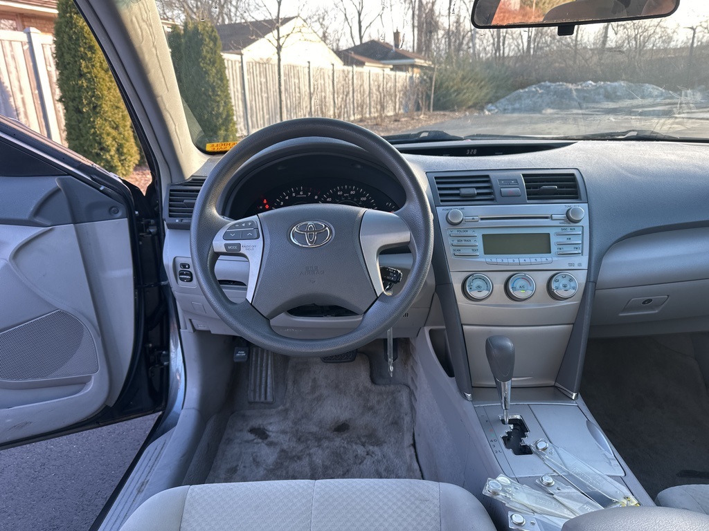 2009 Toyota Camry LE 12