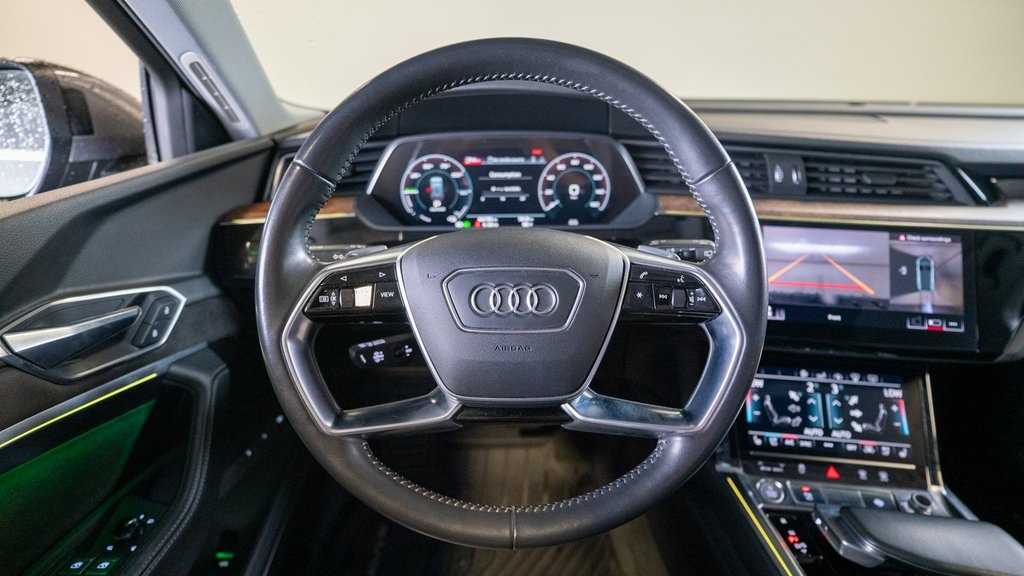 2019 Audi e-tron Prestige 26