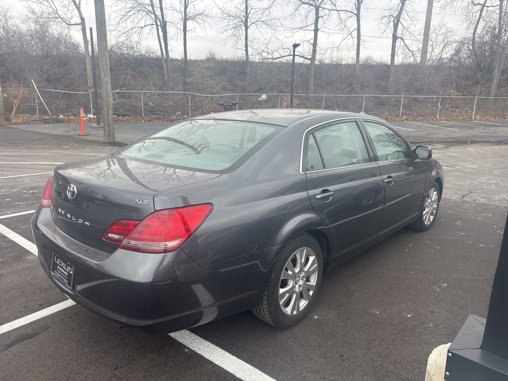 2008 Toyota Avalon XLS 2