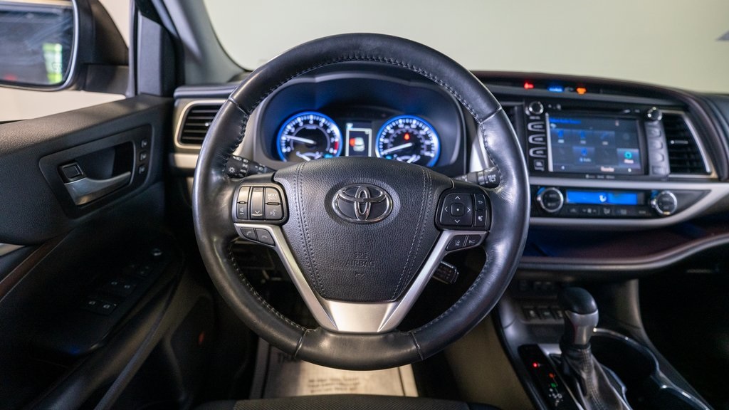 2019 Toyota Highlander Limited Platinum 22
