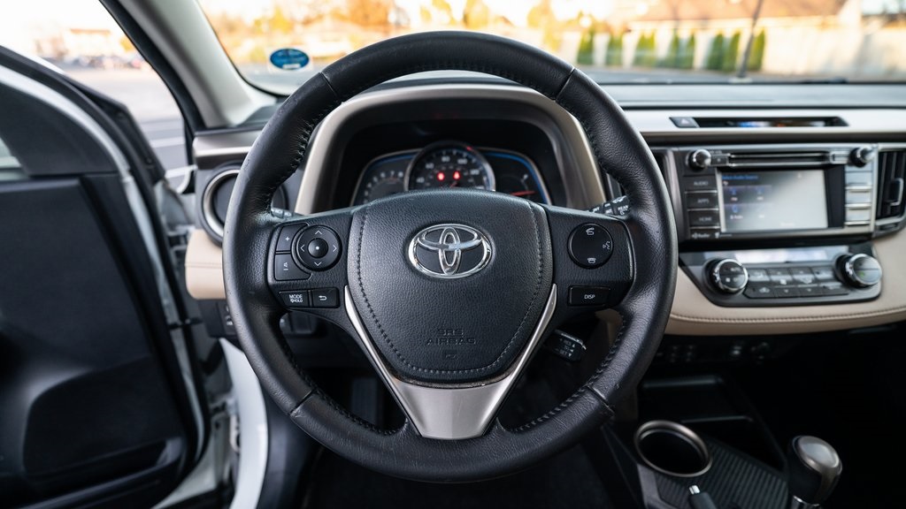 2015 Toyota RAV4 Limited 13