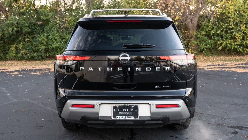 2023 Nissan Pathfinder SL 5