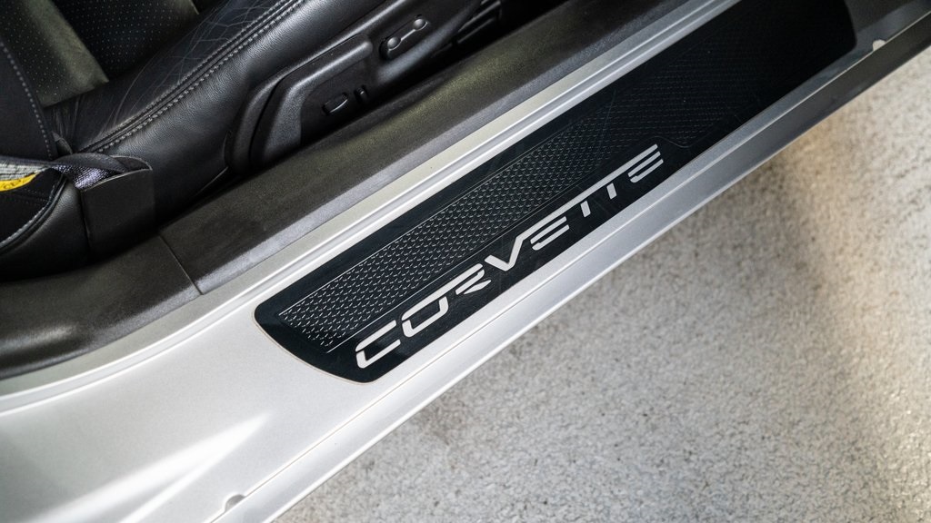 2005 Chevrolet Corvette . 14