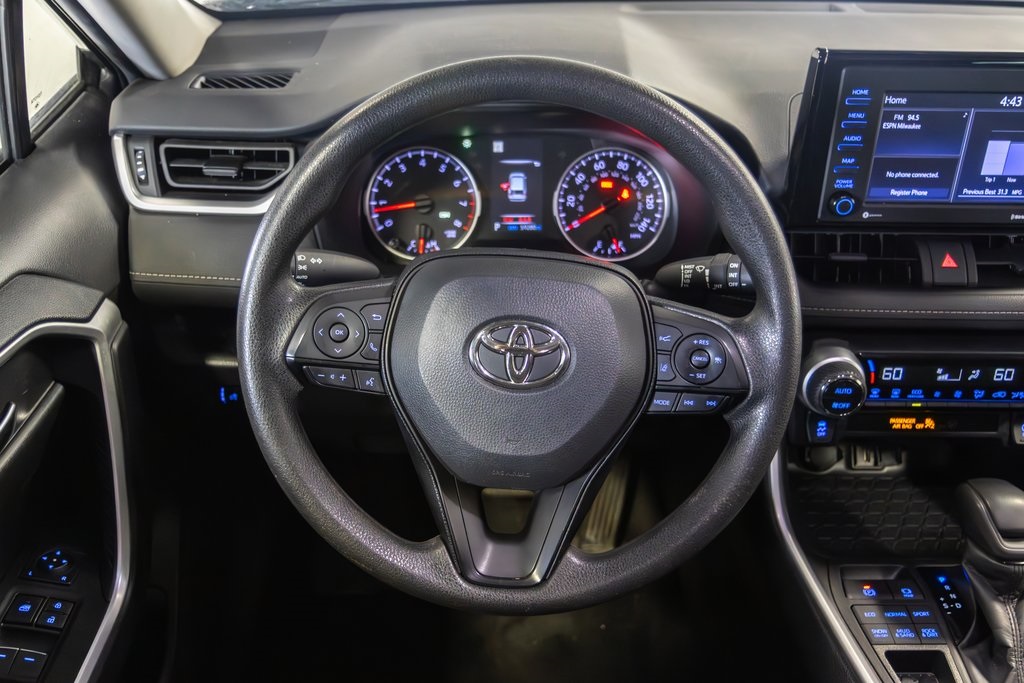 2022 Toyota RAV4 XLE 19