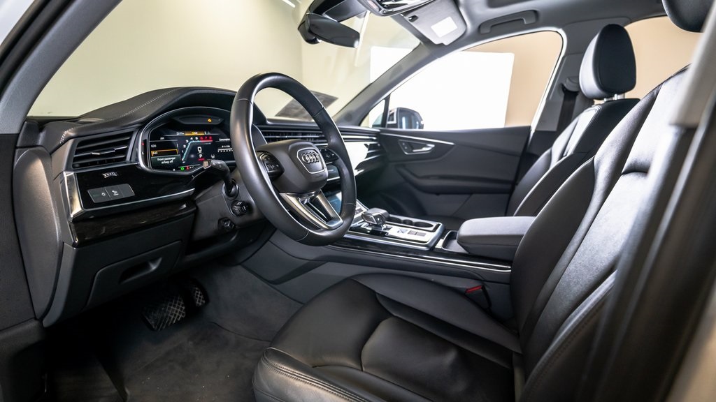 2023 Audi Q7 55 Premium Plus 9