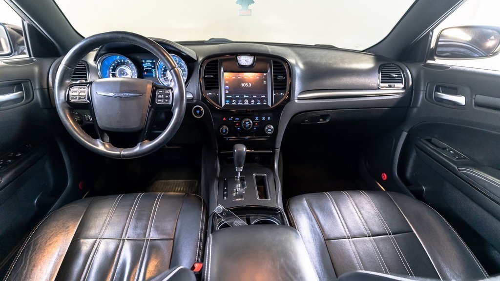 2014 Chrysler 300 S 8