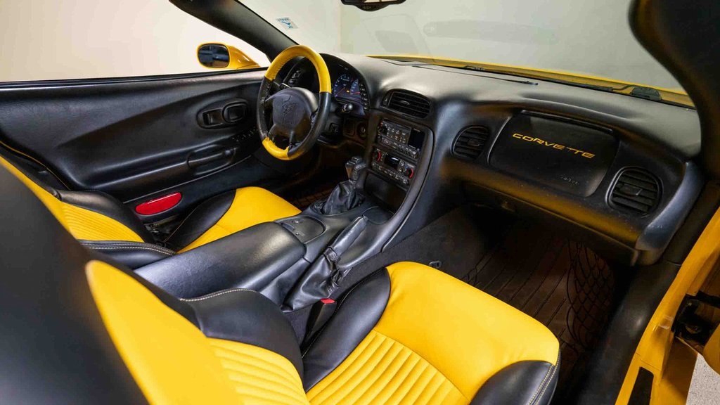 2003 Chevrolet Corvette Convertible 21