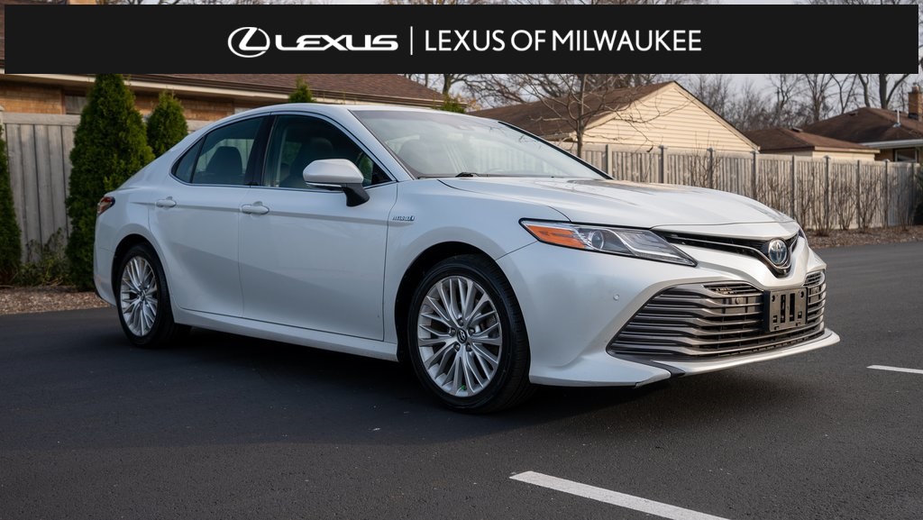 2018 Toyota Camry Hybrid XLE 1