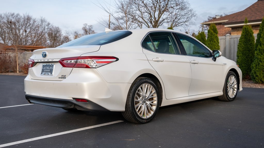 2018 Toyota Camry Hybrid XLE 6