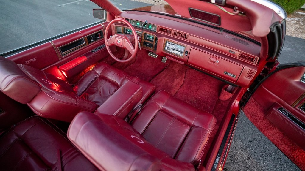 1989 Cadillac DeVille . 31