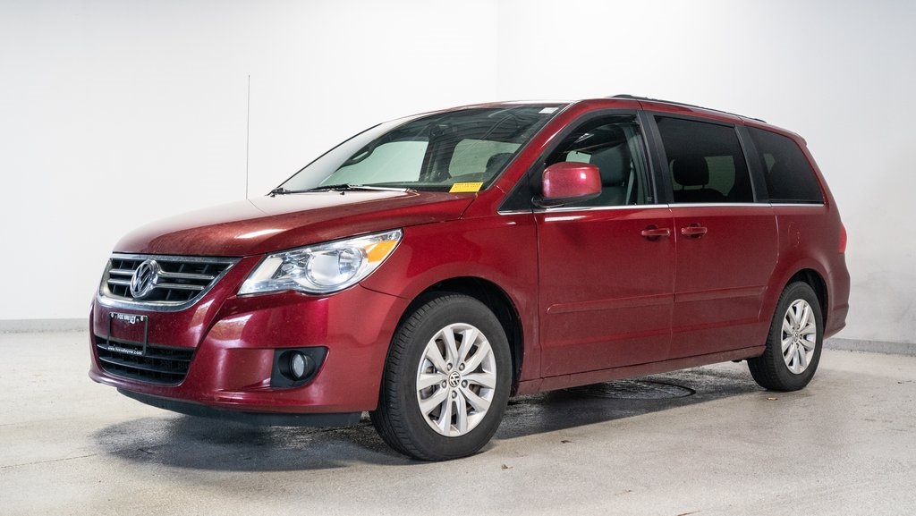 2012 Volkswagen Routan SE 3