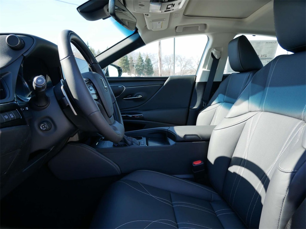 2024 Lexus ES 300h Ultra Luxury 9