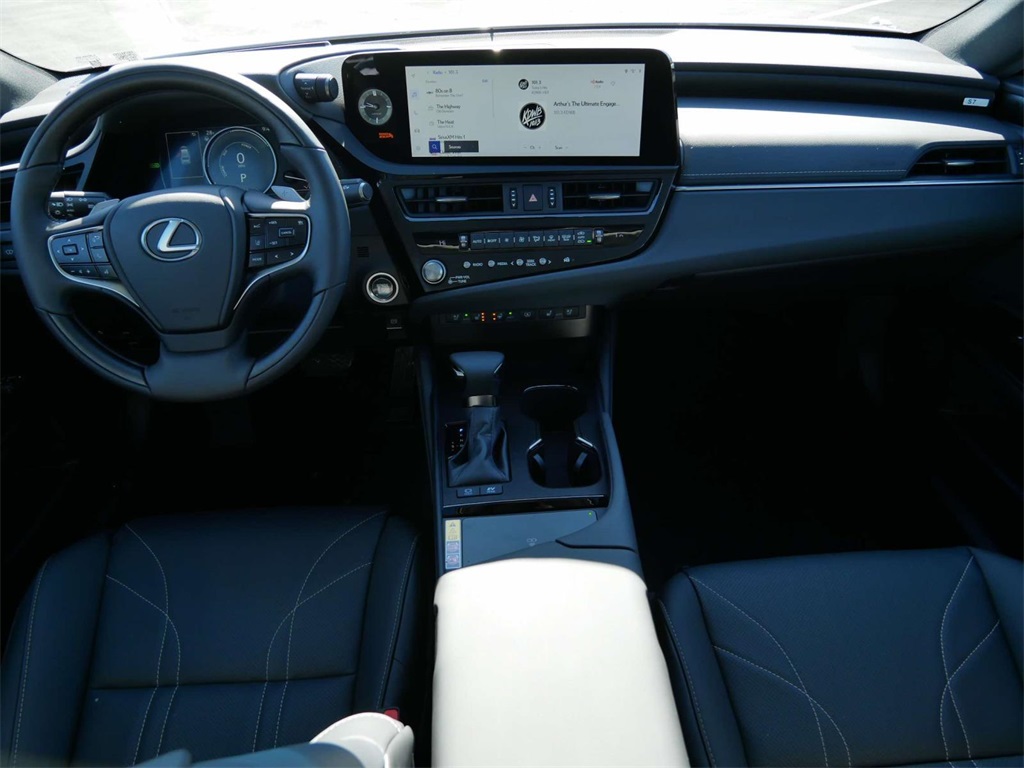 2024 Lexus ES 300h Ultra Luxury 13