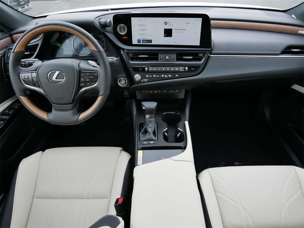 2024 Lexus ES 300h Luxury 12
