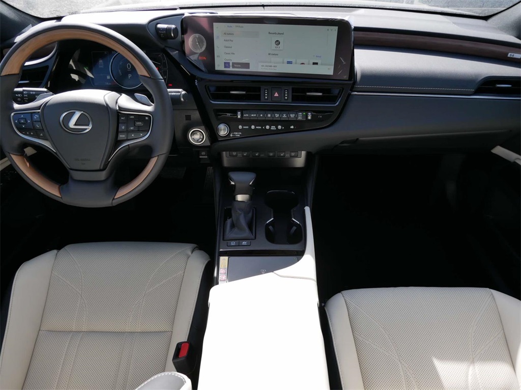 2024 Lexus ES 300h Ultra Luxury 12