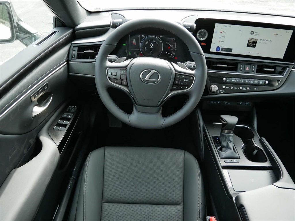 2024 Lexus ES 300h 11