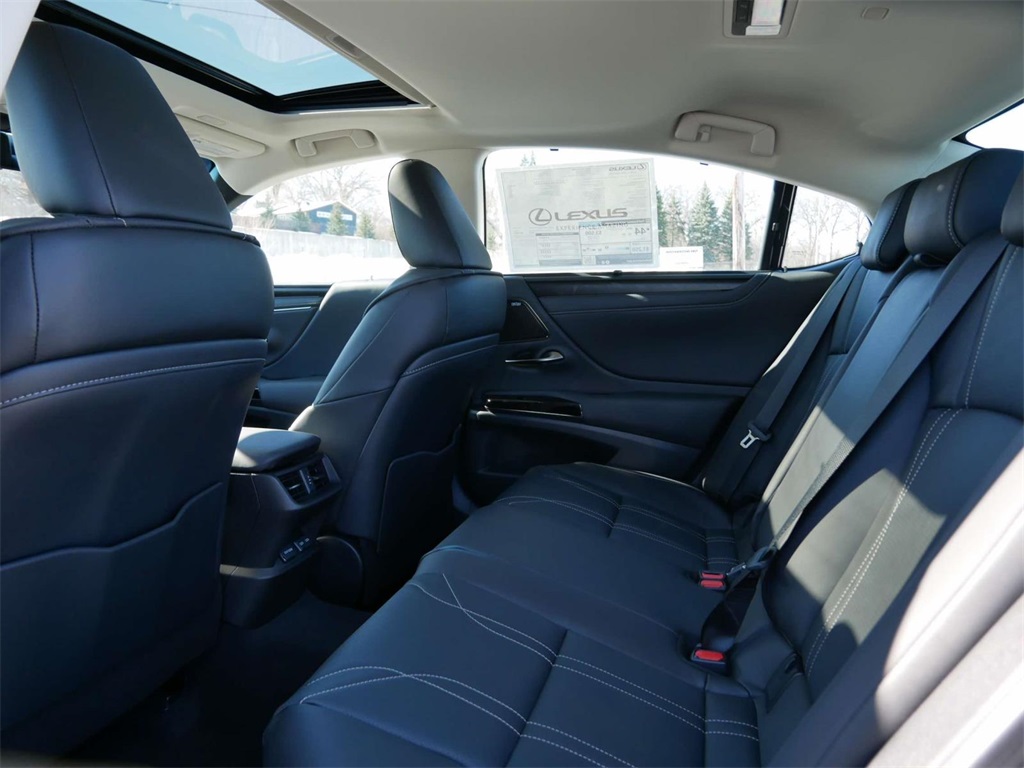 2024 Lexus ES 300h Ultra Luxury 9