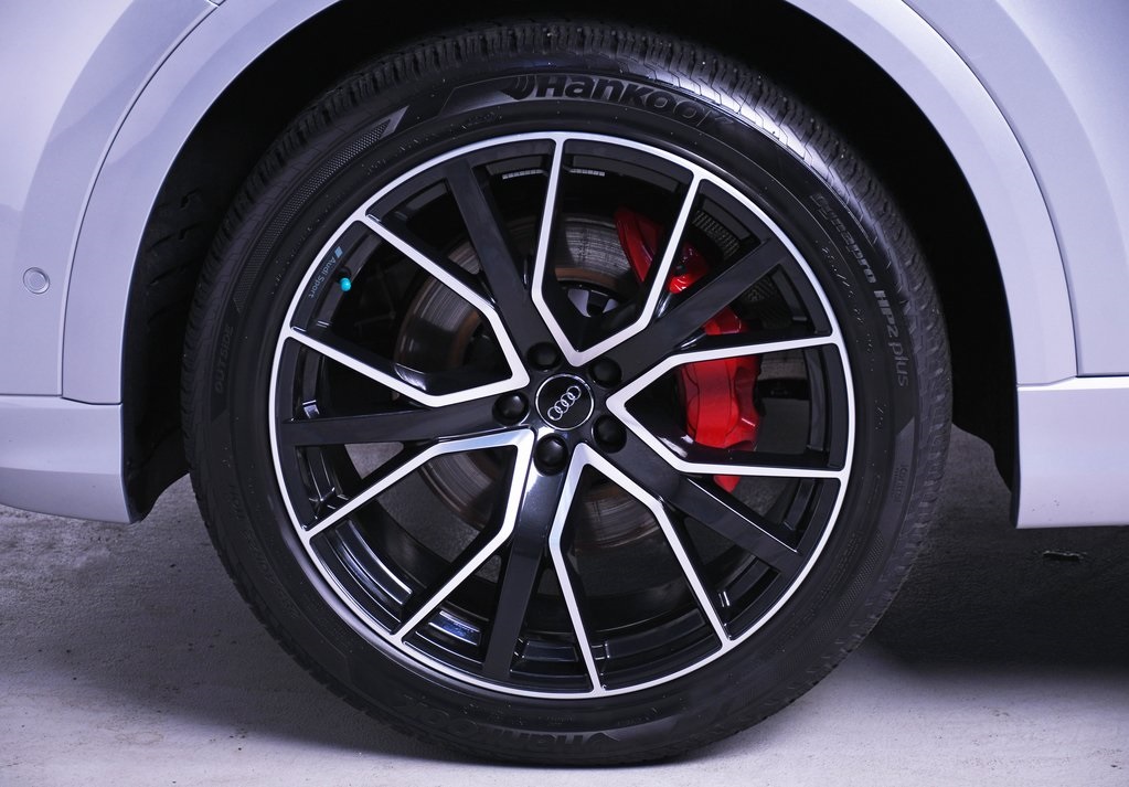 2020 Audi Q8 55 Prestige 9