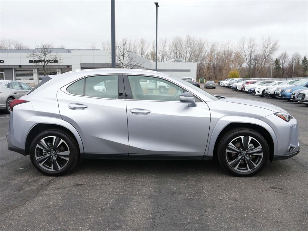 2024 Lexus UX 250h Premium 6