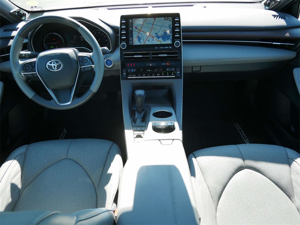 2021 Toyota Avalon Hybrid Limited 12