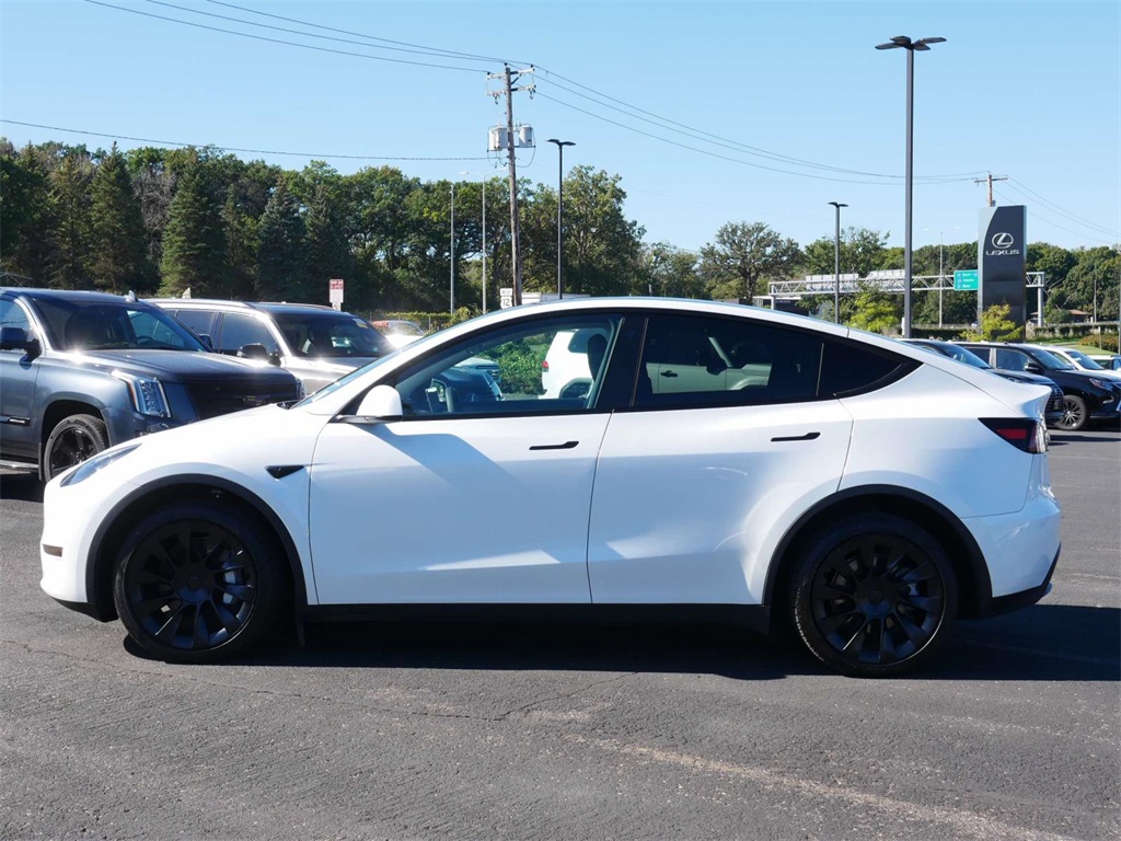 2023 Tesla Model Y Long Range 3