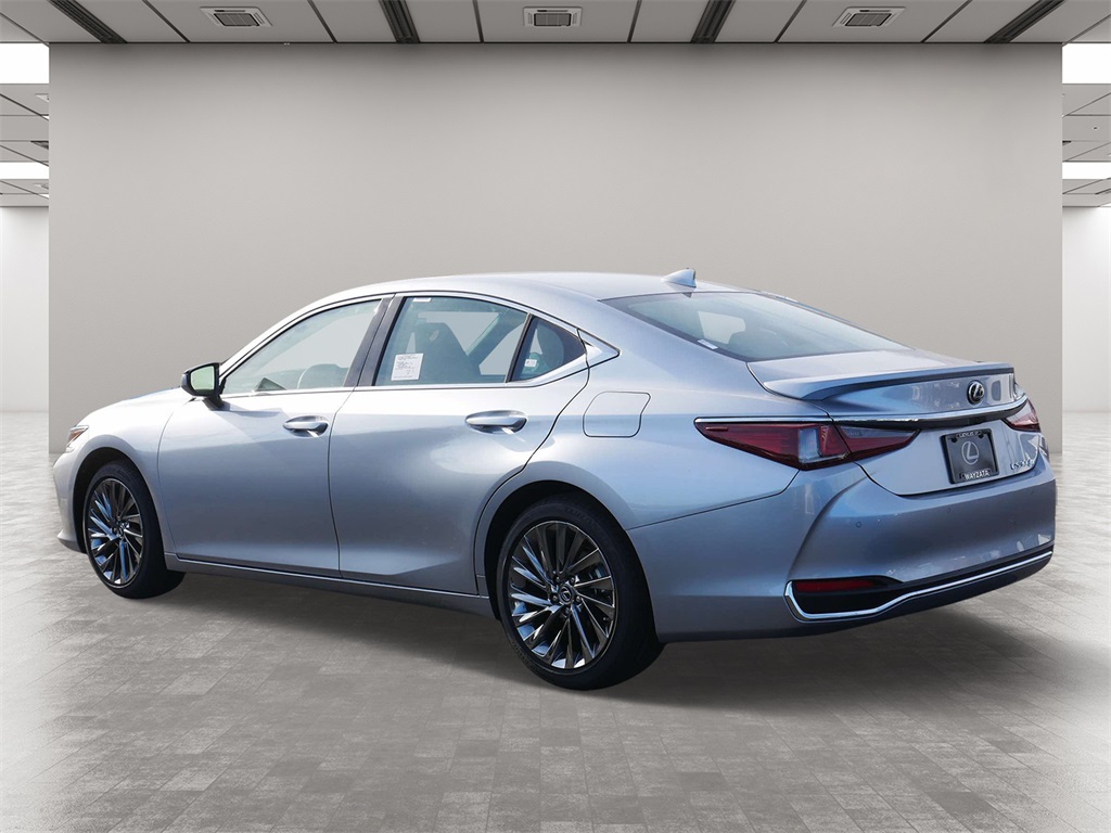 2025 Lexus ES 300h Ultra Luxury 4