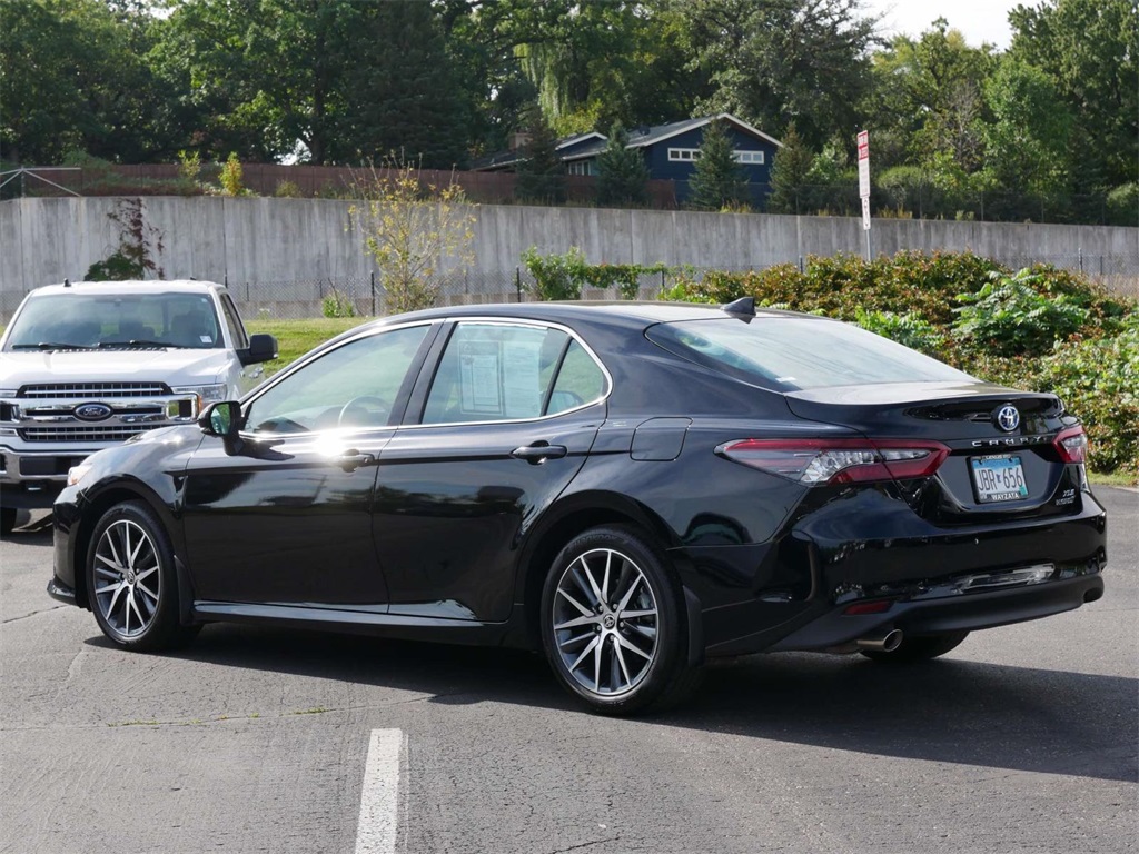 2022 Toyota Camry Hybrid XLE 4