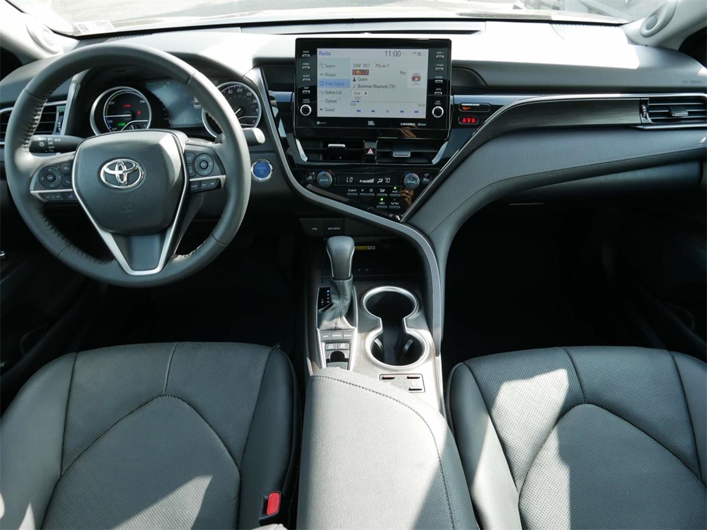 2022 Toyota Camry Hybrid XLE 12