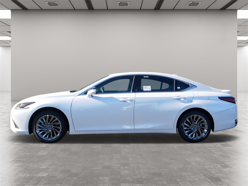 2025 Lexus ES 300h Ultra Luxury 3