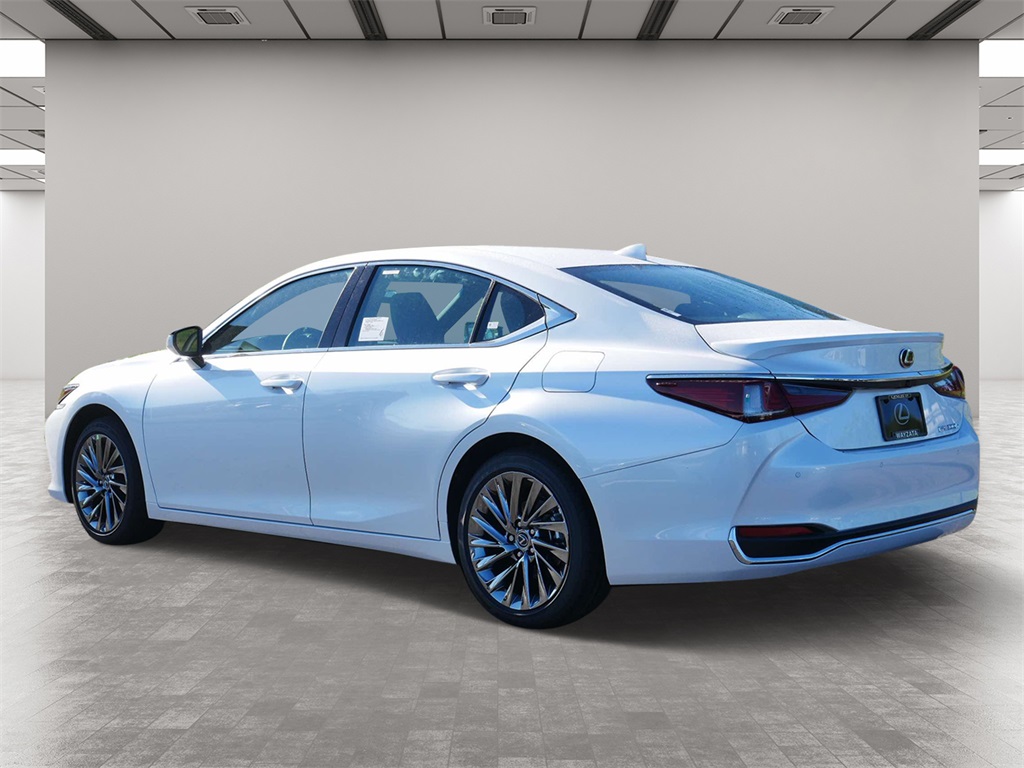 2025 Lexus ES 300h Ultra Luxury 4