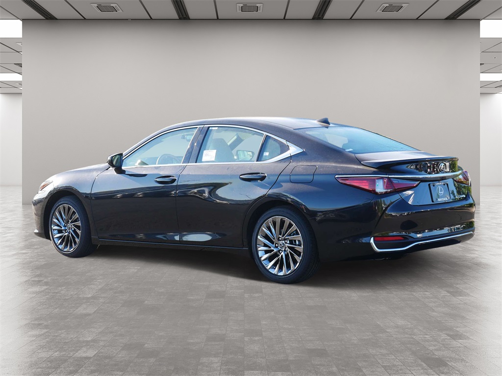 2025 Lexus ES 300h Ultra Luxury 4