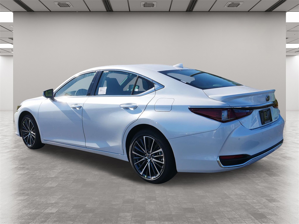 2025 Lexus ES 300h Luxury 4