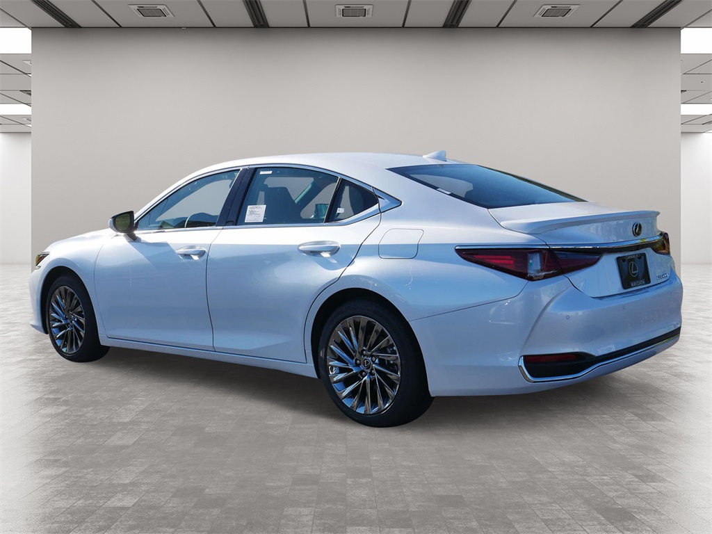 2025 Lexus ES 300h Ultra Luxury 4