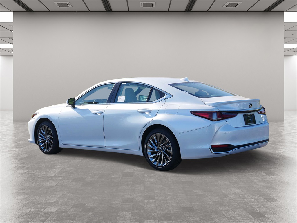 2025 Lexus ES 300h Ultra Luxury 4