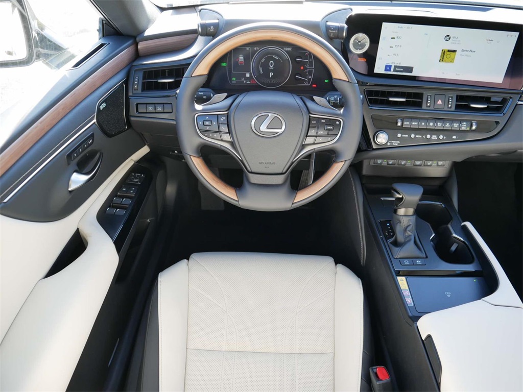 2025 Lexus ES 300h Ultra Luxury 11