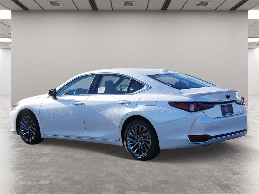 2025 Lexus ES 300h Ultra Luxury 4