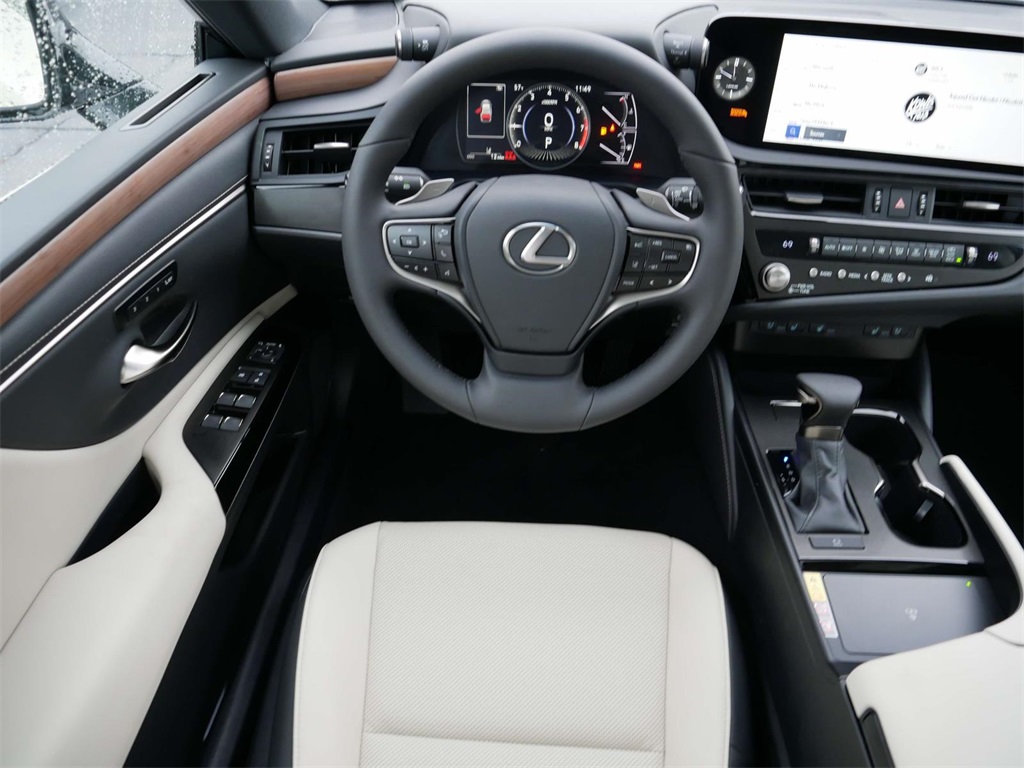 2025 Lexus ES 350 11